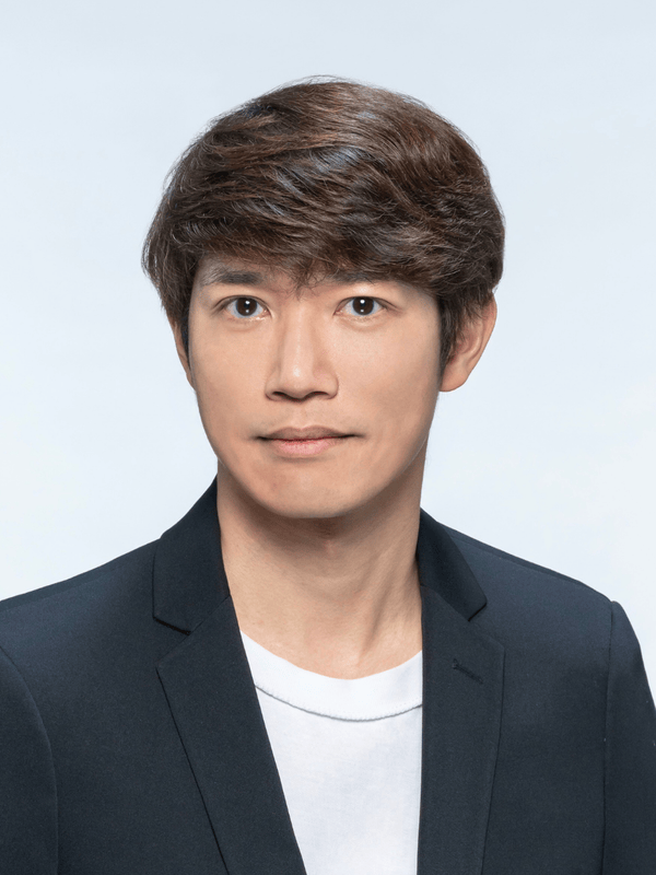 Kaxton, Kaxton Y SIU, Dr